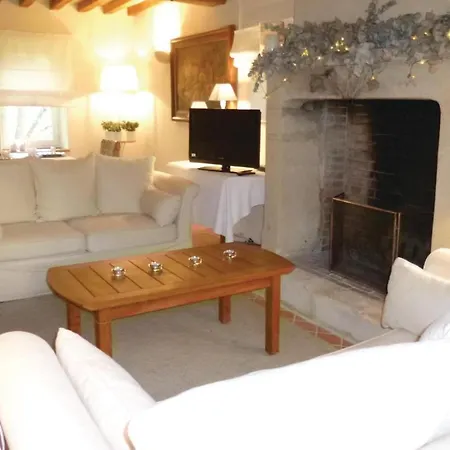 3 Bedroom Gorgeous In * Fontaine-Henry
