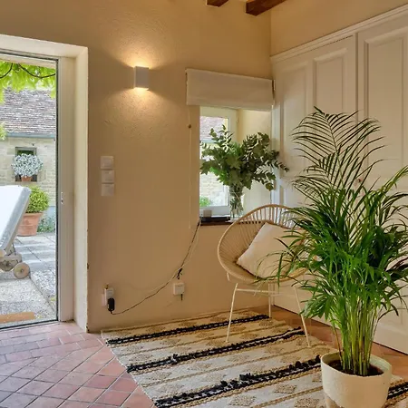 3 Bedroom Gorgeous In Holiday home Fontaine-Henry