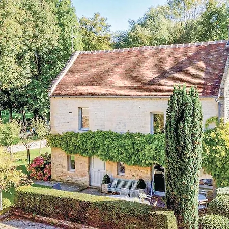 3 Bedroom Gorgeous In Fontaine-Henry