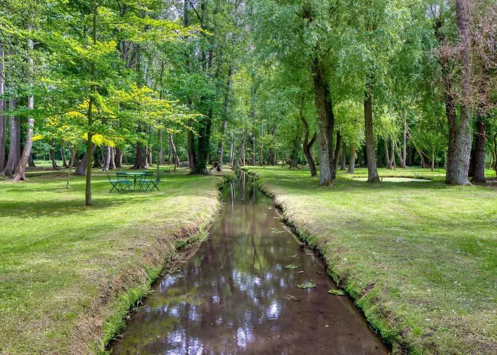 Nyaraló Stunning In Fontaine-Henry