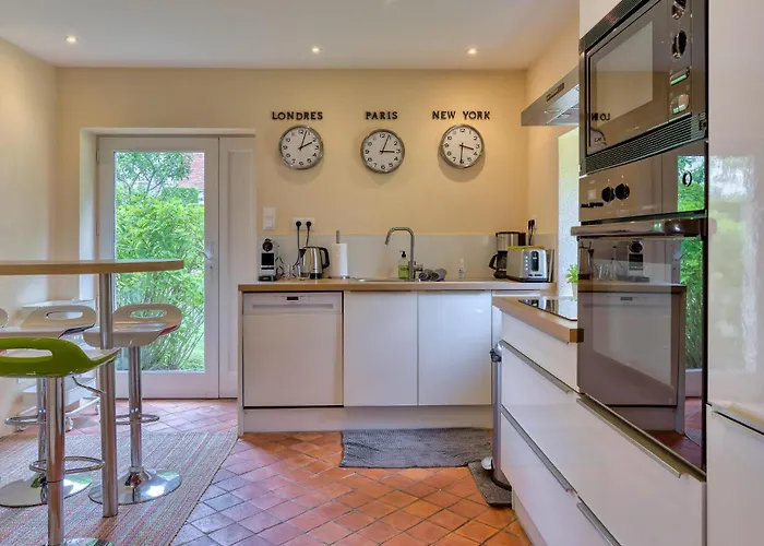 Stunning In Fontaine-Henry